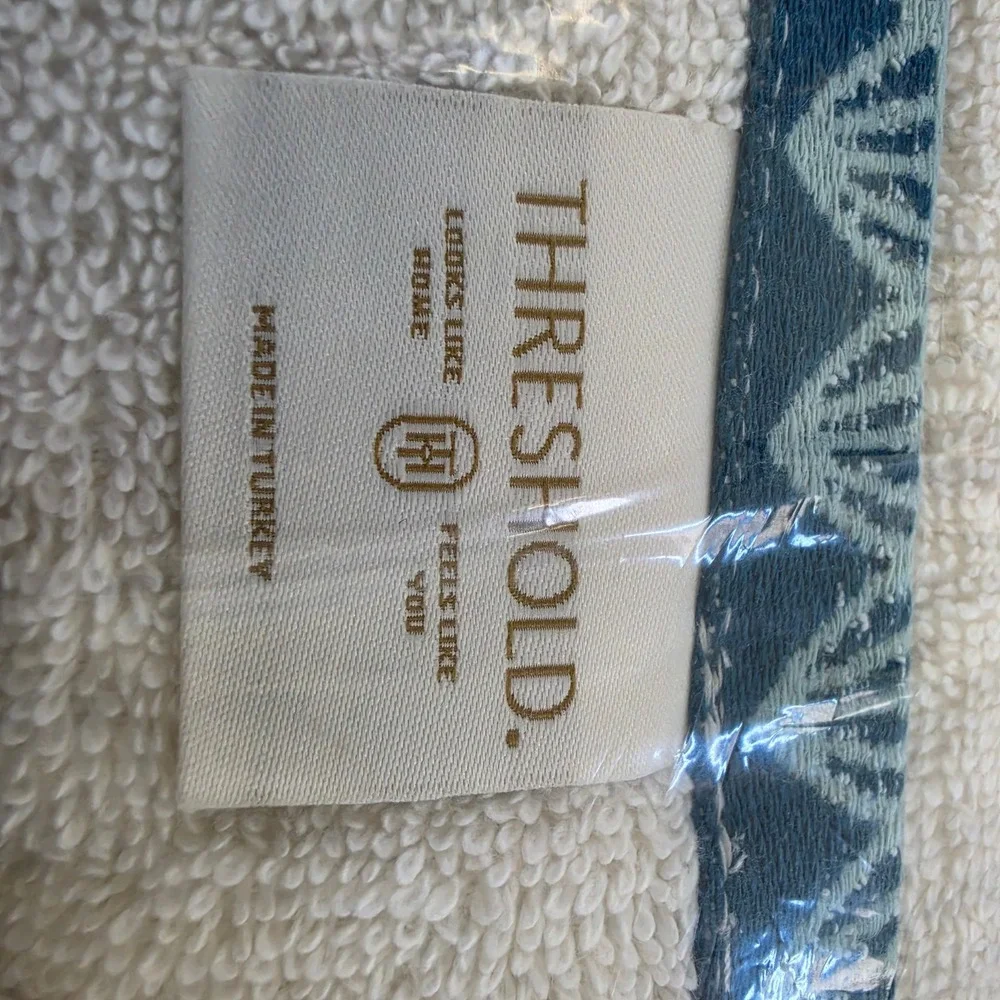 Threshold Enchanted Meadows Green 2 Pack Bath Towels 100% Cotton 30x54 Floral